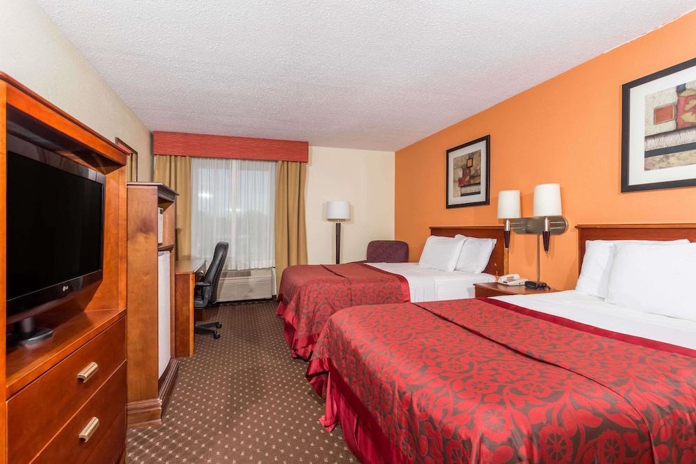 Quality Inn & Suites Bloomington I-55 And I-74 Eksteriør bilde