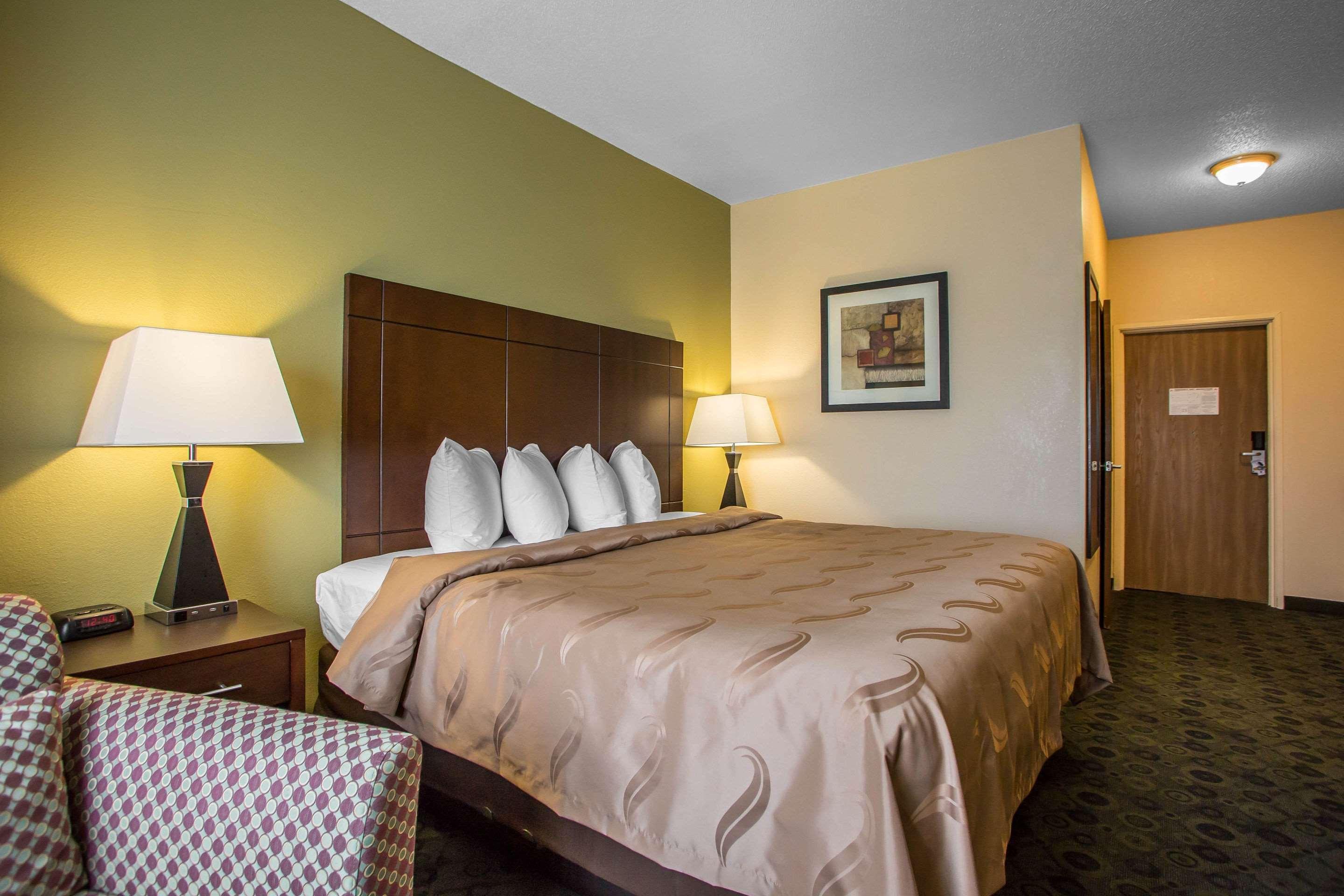 Quality Inn & Suites Bloomington I-55 And I-74 Eksteriør bilde
