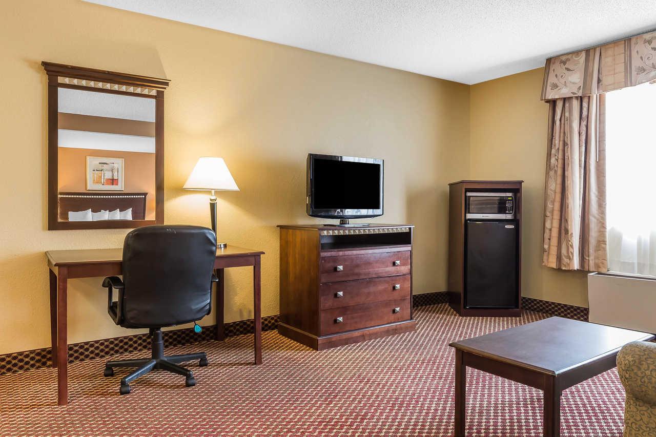 Quality Inn & Suites Bloomington I-55 And I-74 Eksteriør bilde