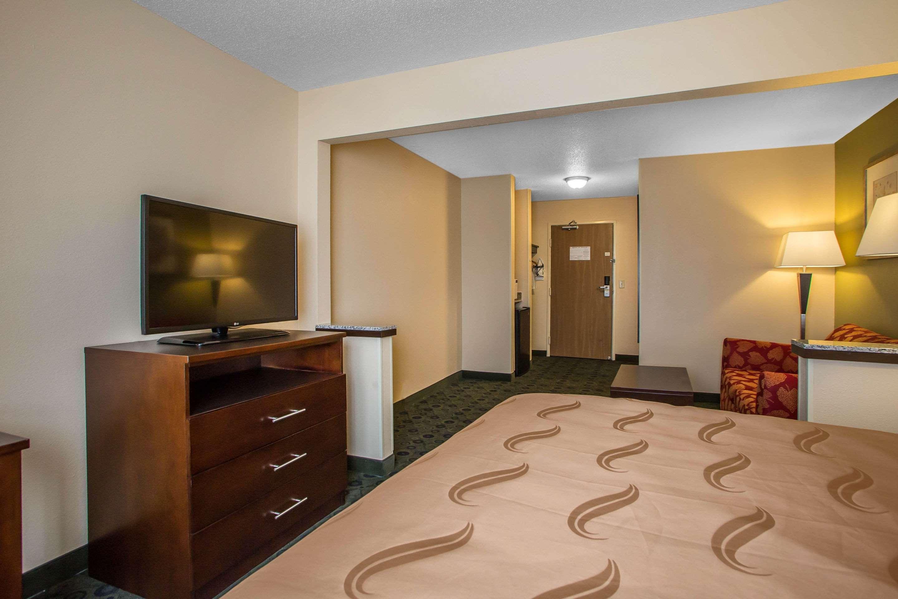 Quality Inn & Suites Bloomington I-55 And I-74 Eksteriør bilde