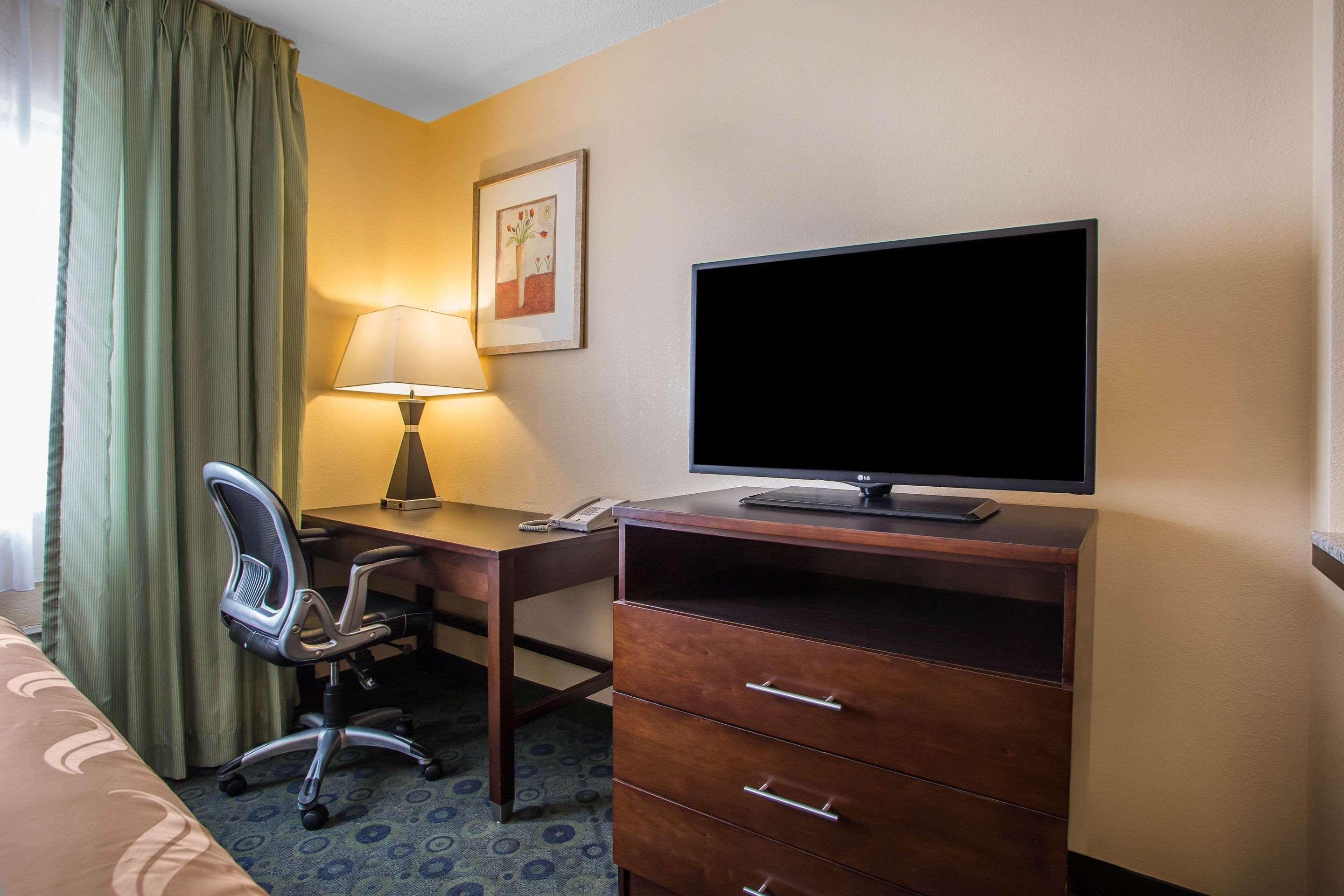 Quality Inn & Suites Bloomington I-55 And I-74 Eksteriør bilde