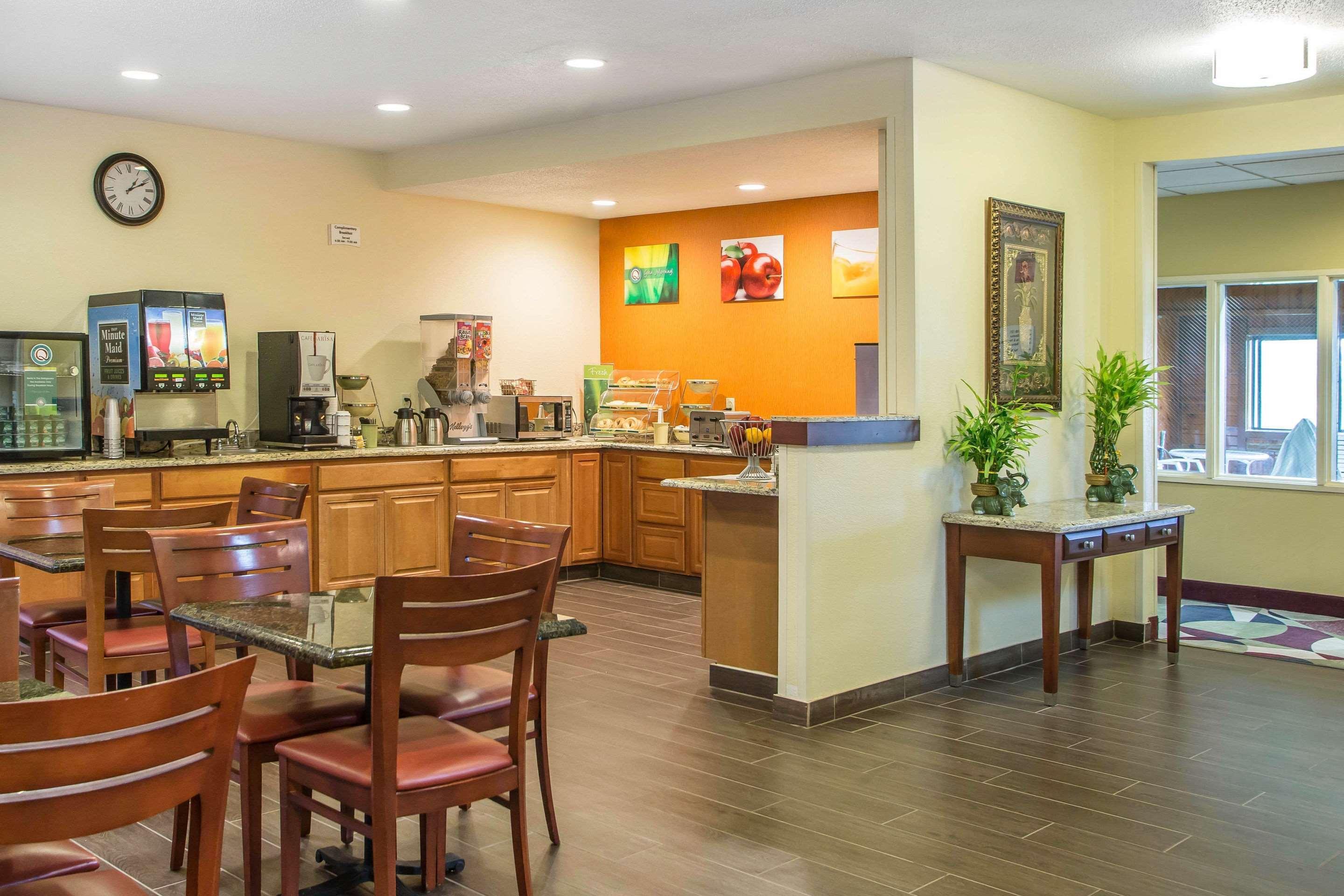 Quality Inn & Suites Bloomington I-55 And I-74 Eksteriør bilde
